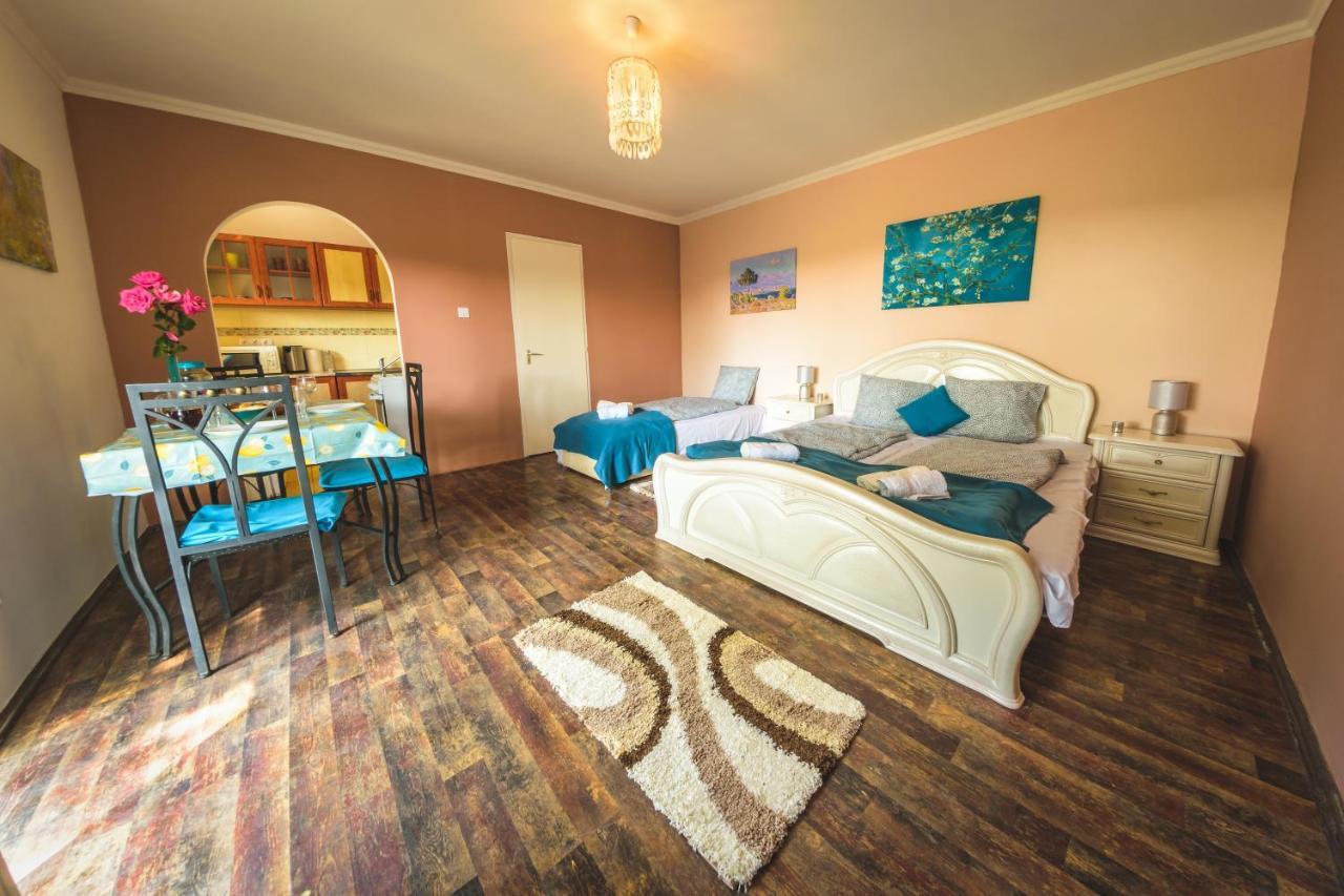 Linett Apartman Гайдусобосло Екстер'єр фото
